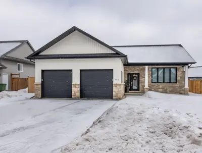 43 Liam Street, Petawawa, On K8h 0g9
