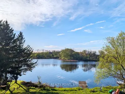 16 North Marysburgh Court, Prince Edward County, On K0k 2t0