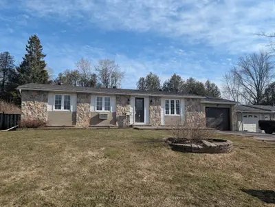 24 Inverness Street N, Kincardine, ON N2Z 1J4