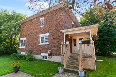 121 Queen Street W, Wellington North, On N0g 2l1