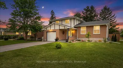 2 Juniper Place, Lambton Shores, ON N0N 1J0