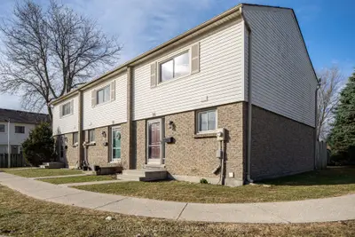 1600 Culver Drive 14, London East, ON N5V 3H5