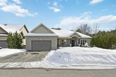 84 Chanonhouse Drive, Stittsville - Munster - Richmond, ON K0A 2Z0
