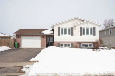 11 Morning Star Street, Petawawa, On K8h 0a1