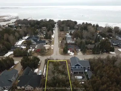 49 Madwayosh Street, Saugeen Shores, On N0h 2l0