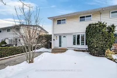 30 Mulvagh Avenue, Cityview - Parkwoods Hills - Rideau Shore, ON K2E 6M6