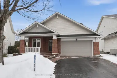 724 Long Point Circle, Blossom Park - Airport and Area, ON K1T 4E9