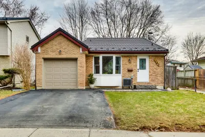 1042 Jalna Boulevard, London South, ON N6E 2M1