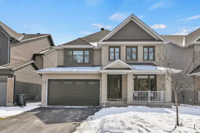 160 Eric Maloney Way, Blossom Park - Airport And Area, On K1t 0r1