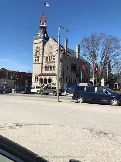 202-204 Queen Street E, St. Marys, On N4x 1c1