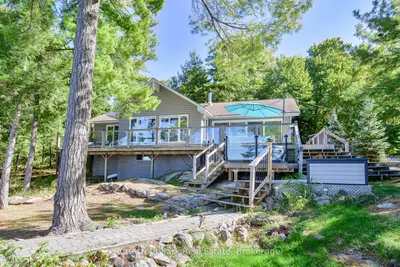 8 Woods Bay Lane, The Archipelago, On P2a 3b2