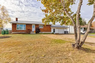 3241 B Line Road, Laurentian Valley, On K8a 6w7