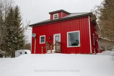 69 Bridge Street, Addington Highlands, ON K0H 1L0