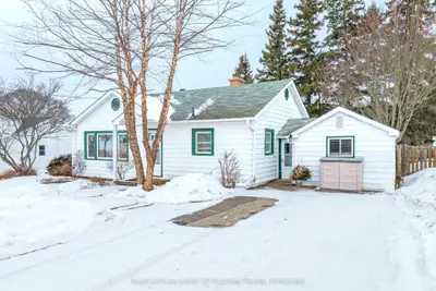 10 Morris Avenue, Huntsville, ON P1H 1G4