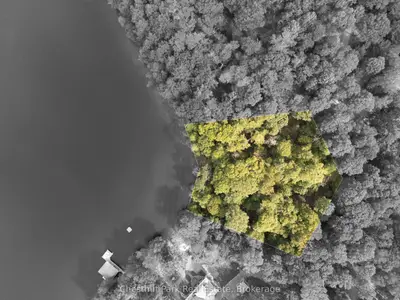 300 Bigwin Island, Lake of Bays, ON P0B 1A0