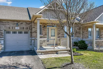 18 Ecker Lane, Hamilton, On L0r 1c0