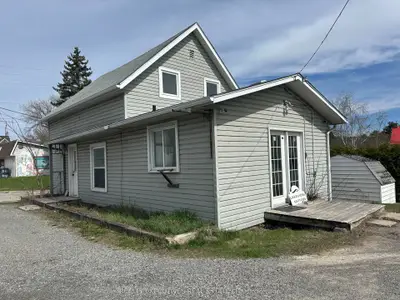 23 Whelan Street, Westport, On K0g 1x0