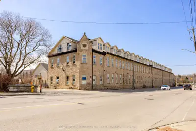 25 Concession Street 215, Cambridge, On N1r 2g6