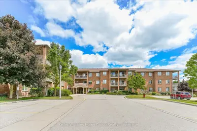 20 Station Square 104, Centre Wellington, On N0b 1s0