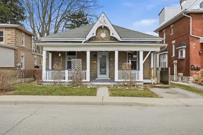 56 Victoria Street, Brantford, On N3s 3k2