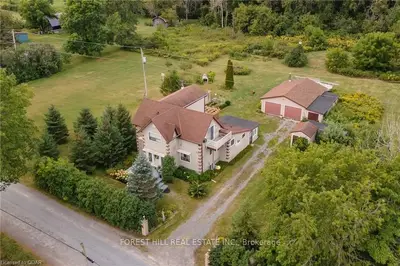 102 Harbard Road, Prince Edward County, On K0k 1l0