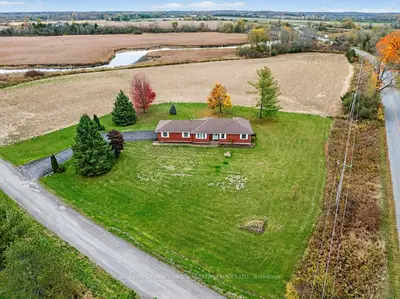 18 Weatherhead Road, Prince Edward County, On K8n 4z7