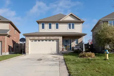 60 Brown Street, Stratford, On N5a 0b8