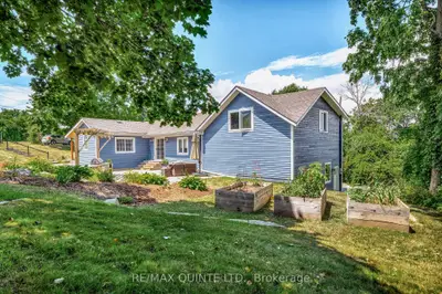14 Eastern Avenue, Prince Edward County, On K8n 4z1