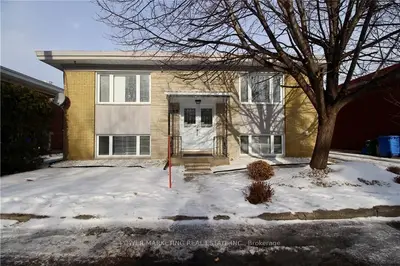 89 Carillon Street A, Vanier And Kingsview Park, On K1l 5y6