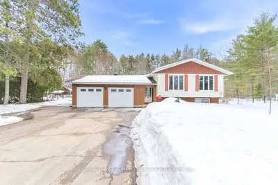 15 Mckay Street, Petawawa, On K8h 3g7
