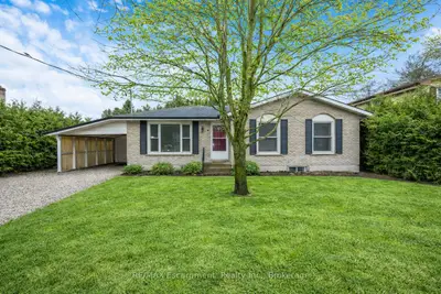 4 Lyndhurst Avenue, Norfolk, ON N3Y 4J9