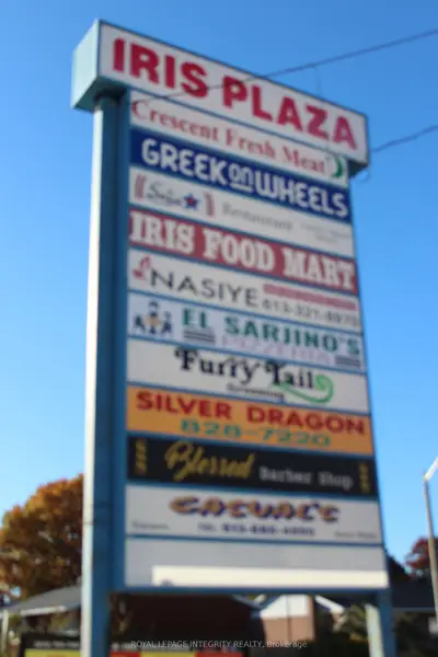 1117 Cobden Road, Parkway Park - Queensway Terrace S And Area, On K2c 2z1