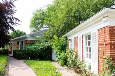 1517 Gloucester Road, London North, On N6h 2s5