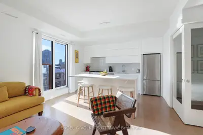 135 Barrette Street 308, Vanier and Kingsview Park, ON K1L 7Z9