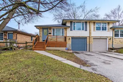 971 Eagle Crescent, London South, ON N5Z 4K5