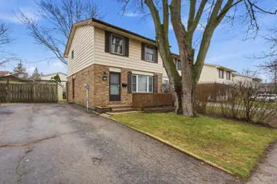 42 Sasha Crescent, London South, ON N6E 2M5