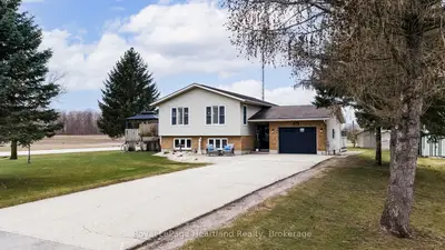 20 Crawford Street, North Huron, ON N0G 2W0