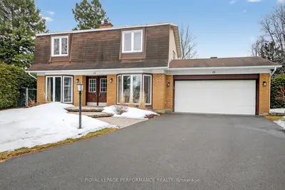 15 Hallowell Court, South Of Baseline To Knoxdale, On K2h 8n4