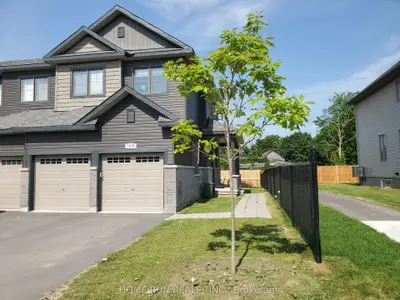 1018 Cedar Creek Drive, Blossom Park - Airport And Area, On K1x 0g4