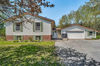 1207 County Rd 9 Street, Greater Napanee, ON K7R 3K8