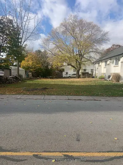 W/s Fielden Avenue, Port Colborne, On L3k 4v4
