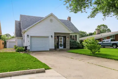 26 Grand Avenue, Chatham-kent, On N8a 4j9