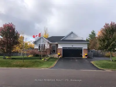 14 Bedard Boulevard, Petawawa, On K8h 0b7