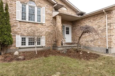 27 Mcqueen Court, Stratford, On N4z 1h5