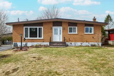 56 Meikle Street, South Dundas, On K0c 1x0