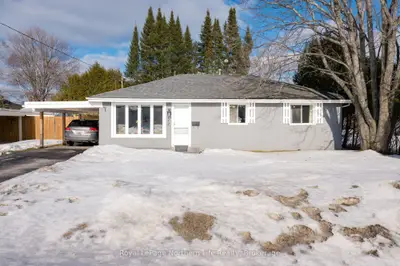 22 Prince Edward Drive, North Bay, ON P1A 2T4