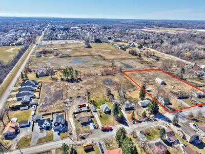 743 Quaker Road, Pelham, On L3c 3h3