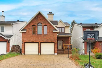6 Robina Avenue, Bells Corners And South To Fallowfield, On K2h 9r3