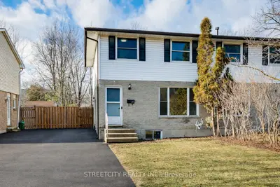 25 Augusta Crescent, London South, On N6e 2c9