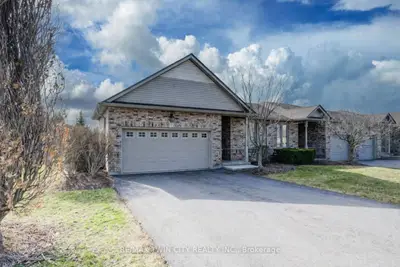 20 Isherwood Avenue 17, Cambridge, On N1r 8p9
